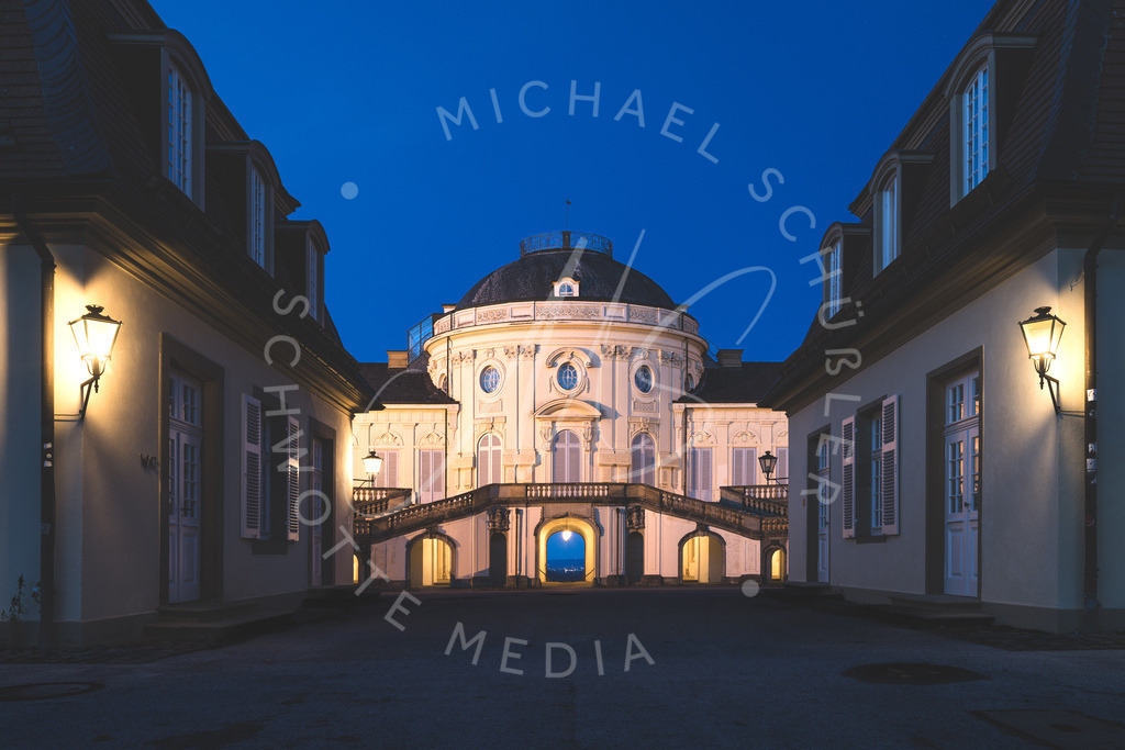 2025-10-30 Herbst Schloss Solitude Stuttgart 013 | Schwotte Media - Realisiert mit Pictrs.com