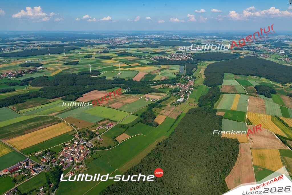 aktuelles Luftbild von Oberfembach Hagenbuechach - Luftaufnahme wurde 2018 von https://frankenair.de mittels Flugzeug (keine Drohne) erstellt.