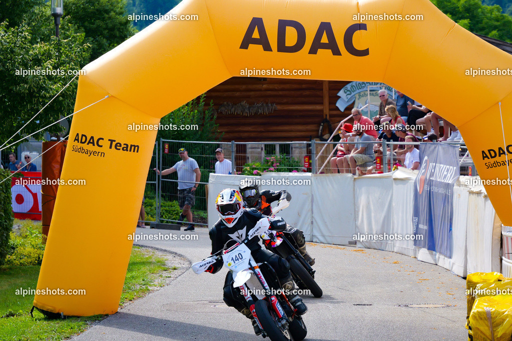 P1025613 | Erleben Sie atemberaubende, hochqualitative Fotos Ihrer Fahrt entlang der malerischen Alpenstraßen. Besuchen Sie alpineshots.com, um professionelle Aufnahmen Ihrer unvergesslichen Reise zu finden und zu kaufen - Realisiert mit Pictrs.com