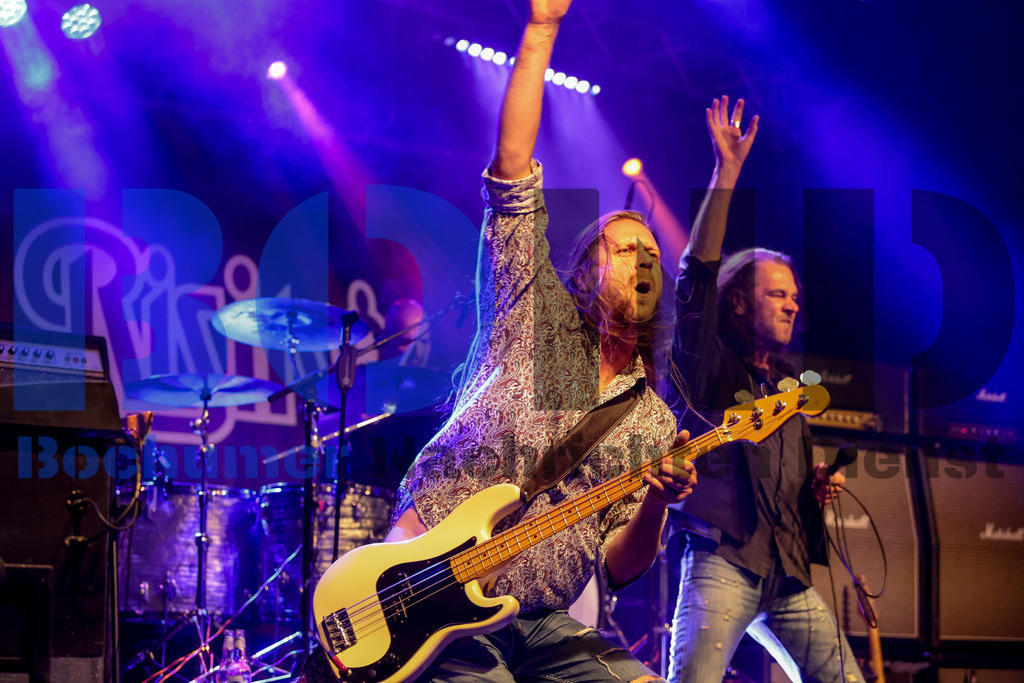 Purple Rising  {date} -  | {headline}(Foto: Sebastian Sendlak / BOND) - Realisiert mit Pictrs.com