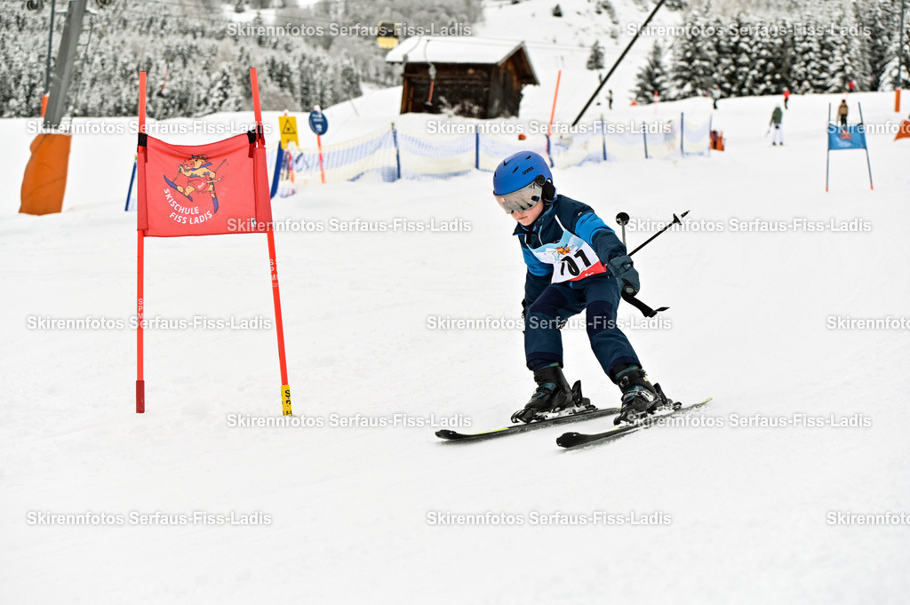 SRF_20.02.2026_0808 | Skirennfotos,Serfaus,Fiss,Ladis,Kinderskirennen,Winter,Tirol,Oberland,skirace,SFL,feelfree,weil wir's genießen,ski,Ski,skifahren,Sonnenplateau, - Realisiert mit Pictrs.com