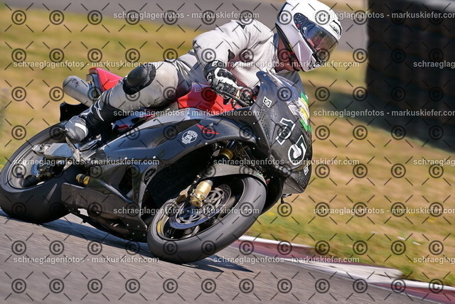 26bt05-1223 | markuskiefer.com - Realisiert mit Pictrs.com