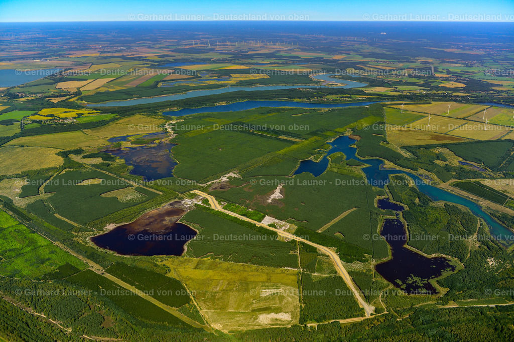 Seeser Bergbaufolgelandschaft | BRAUNSBEDRA 08.09.2021 Rekultivierung der ehemaligen Tagebau - Fläche an den Uferbereichen des Sees " Geiseltalsee " in Braunsbedra im Bundesland Sachsen-Anhalt, Deutschland. // Open pit re cultivation on the shores of the lake " Geiseltalsee " in Braunsbedra in the state Saxony-Anhalt, Germany. Foto: Gerhard Launer