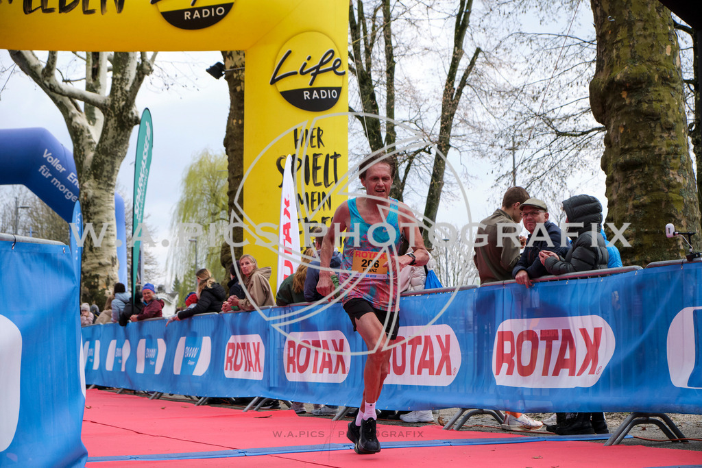 ..... | AUSTRIA, Wels, 30.03.25, ALOHA Wels Halbmarathon, Image Shows: , Foto: Wapics/RING M.