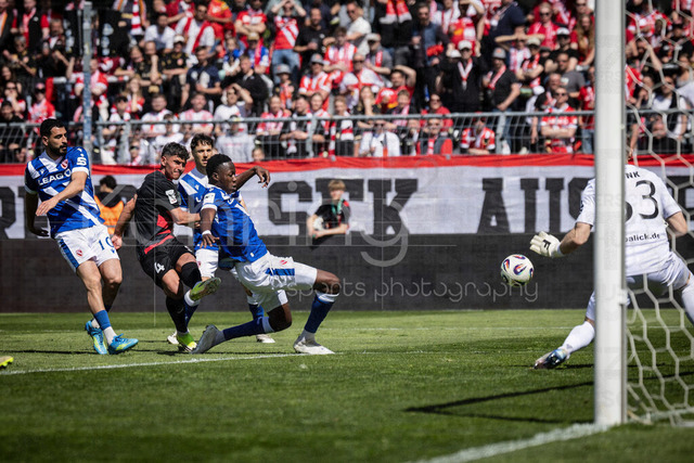 German 3rd Division, Viktoria Koeln vs. Energie Cottbus, 26.04.2026 | KOELN, GERMANY - APRIL 26, 2026:  Taylan Duman (FC Viktoria Koeln, 4) shoots on the goal during the 3rd division match on gameday 35 between Viktoria Koeln vs. Energie Cottbus at the Sportpark Hoehenberg on April 26, 2026 in Koeln, Germany. DFL REGULATIONS PROHIBIT ANY USE OF PHOTOGRAPHS AS IMAGE SEQUENCES AND/OR QUASI-VIDEO.