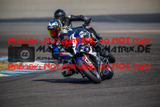 MaZZes_FotoMatrix_230410_8418 | ROT