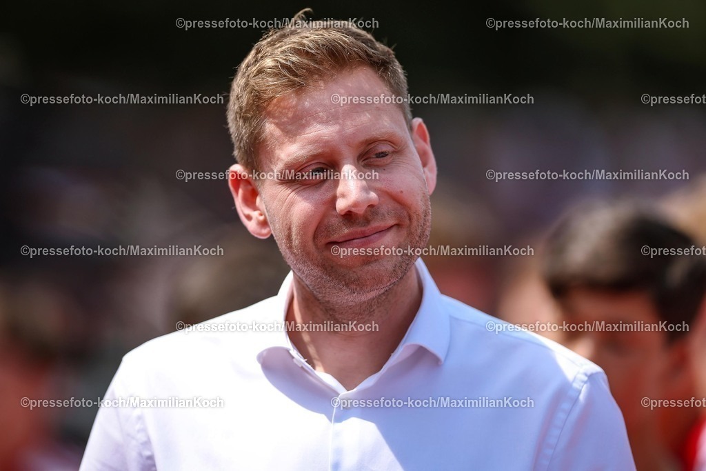 1FC12072501090 | 12.07.2025, Fußball, SV Bergisch Gladbach 09 - 1. FC Köln, Testspiel, BELKAW-Arena, Saison 2025 2026: Kreissparkasse SponsorDFB regulations prohibit any use of photographs as image sequences and or quasi-video.