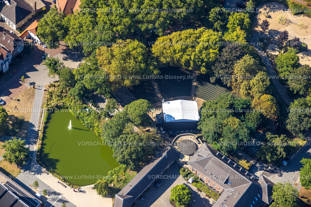 Dinslaken220806494 | Luftbild, Rathaus, Schloss und Burg Dinslaken, Freilichtbühne Burgtheater Dinslaken und Ententeich, Dinslaken, Ruhrgebiet, Nordrhein-Westfalen, Deutschland
