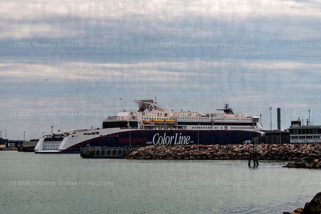 Color Line Super Speed 2 in Hirtshals, Denmark June 2023 | The Color Line Super Speed 2 leaving the port of Hirtshals Denmark for Larvik Norway. Die Color Line Super Speed 2 beim Auslaufen im Hafen von Hirtshals Dänemark mit Ziel Larvik Norwegen.  - Realisiert mit Pictrs.com