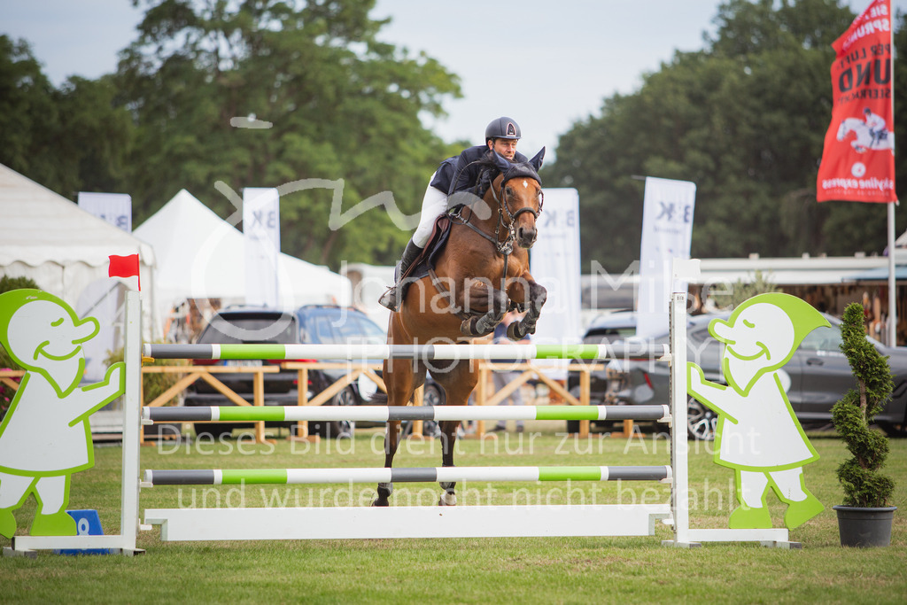 220715_LC_Youngster-S-603 | Deine schönsten Turniermomente als professionelle Fotos! Entdecke hochwertige Pferdesport-Fotografie im Online-Shop. Jetzt Fotos finden & bestellen!