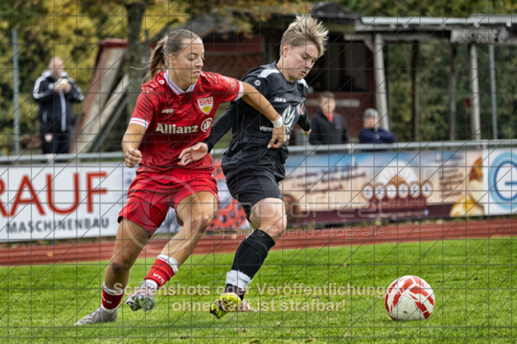 20251012_132153_0355-Bearbeitet | Judith Schutte (1.FC Donzdorf #07) und 1.FC Donzdorf (schwarz) vs. VfB Stuttgart II (rot), Fussball, Frauen-Verbandsliga Württemberg, 05. Spieltag, Saison 2025/2026, Rasenplatz Lautertal Stadion, Süßener Straße 16, 73072 Donzdorf, 12.10.2025 - 13:00 Uhr,Foto: PhotoPeet-Sportfotografie/Peter Harich