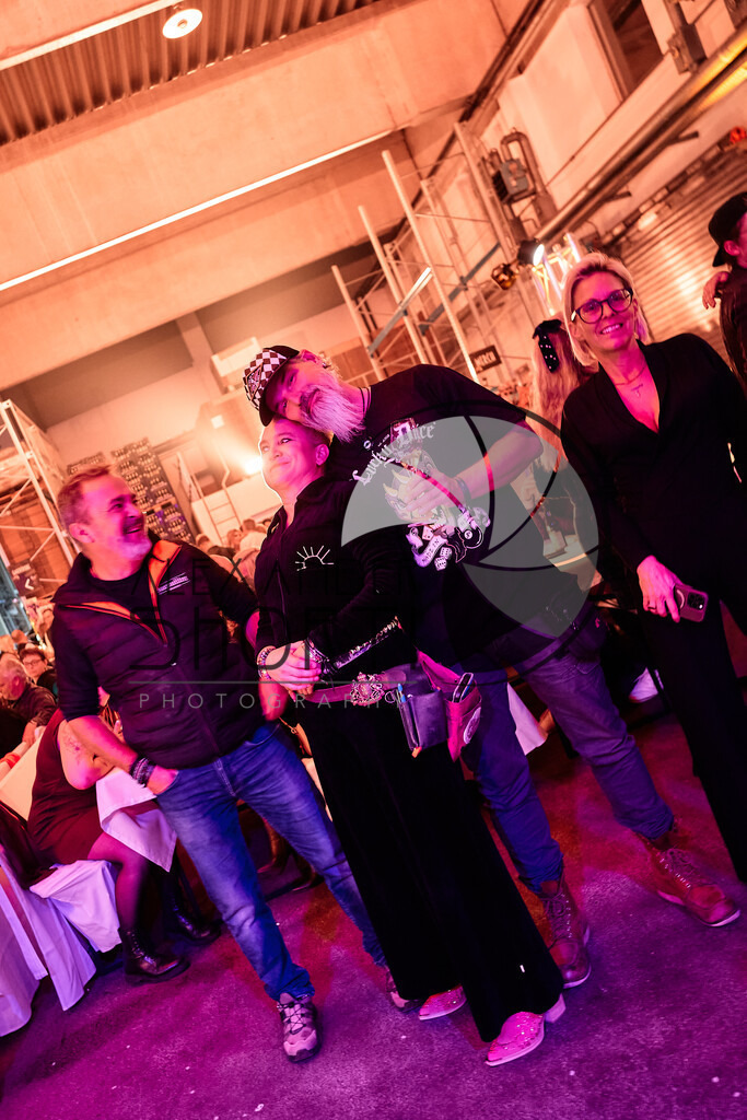 079_RC_OMEE_2025_05StationTeam_DRH09164 | alexandershorti - Realisiert mit Pictrs.com