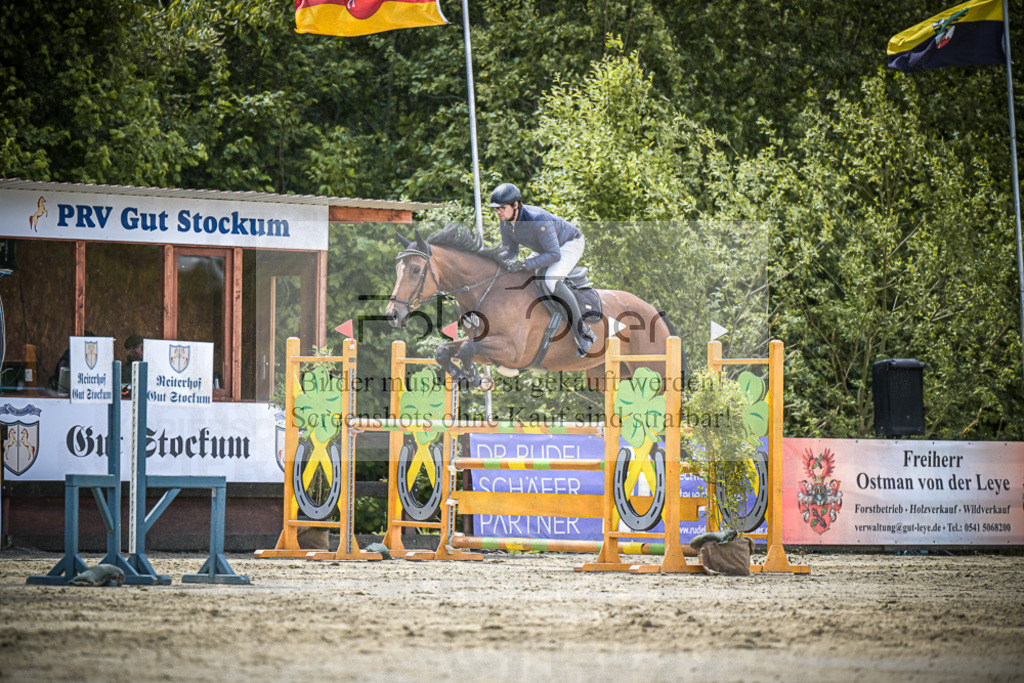 DOS_6001 | Entdecke hochwertige Reitturnierfotos von Foto Oger. Professionell, emotional und authentisch – jetzt Lieblingsmomente im Shop bestellen.Deutschlandweite Turnierfotografie. - Realisiert mit Pictrs.com