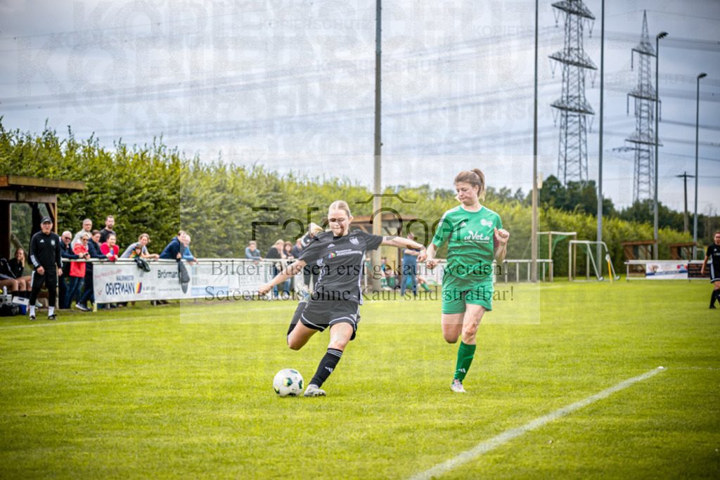 SG Bohmte/Ostercappeln/Schwagstorf - SG Hollenstede / Schwagstorf | Fr.-BZL Weser-Ems Süd · 1. Damen - SG Hollenstede / Schwagstorf · Sportplatz - Realisiert mit Pictrs.com
