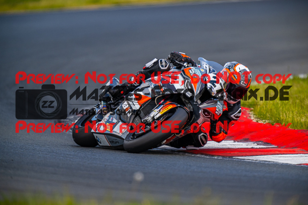 MaZZes_FotoMatrix_220522_7143 | Fotograf Mathias Schmid
Sportfotograf,
Eventfotograf,
Hochzeitsfotograf,
Portraitfotograf