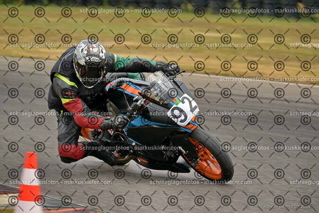 25bt05-1216 | markuskiefer.com - Realisiert mit Pictrs.com