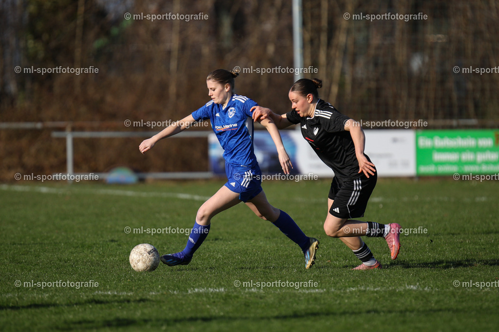 Fußball I Frauen I Saison 2025/2026 I Oberliga Schleswig-Holstein I 14. Spieltag I Merkur Hademarschen - SSC Hagen Ahrensburg | ml-sportfotografie - Realisiert mit Pictrs.com
