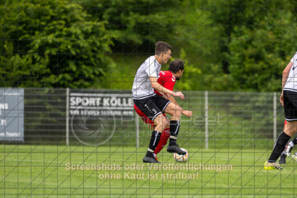 20250616_185857_0363 | #,  TV Eybach (weiß) vs. 1.FC Donzdorf II (rot), Fussball, Entscheidungsspiel 3 in Kreisliga A3 - Bezirk Neckar/Fils, Saison 2024/2025, Rasensportplatz, Staufenecker Str. 41, 73084 Salach, 16.06.2025 - 18:30 Uhr,Foto: PhotoPeet-Sportfotografie/Peter Harich