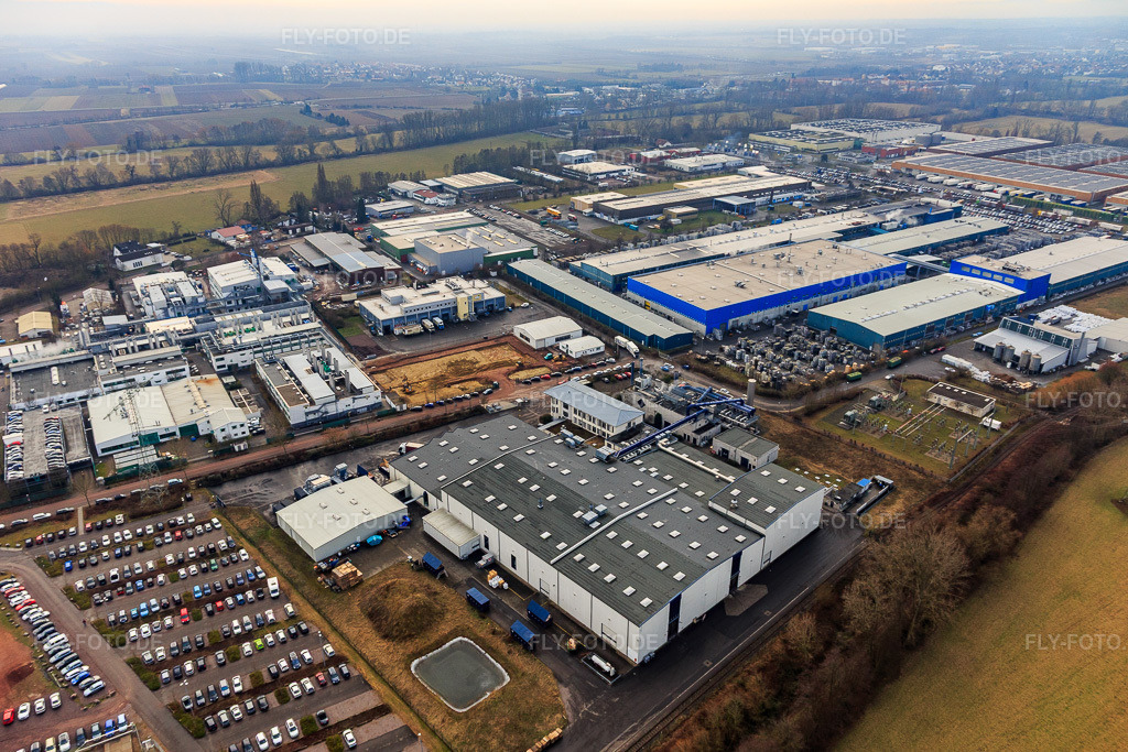 Luftbild: Industriegebiet Landau Ost aus Nordosten mit Rose Druck GmbH, RONAL GmbH und APL Automobil-Prüftechnik Landau GmbH in Landau in der Pfalz im Bundesland Rheinland-Pfalz in Deutschland.Foto: IMG_096548.jpg vom 02.02.2017 durch Werner Riehm/FLY-FOTO.deWWW.ROSE-DRUCK.DERONAL | Great Passion for Great WheelsAPL - Wir entwickeln die Mobilität der Zukunft