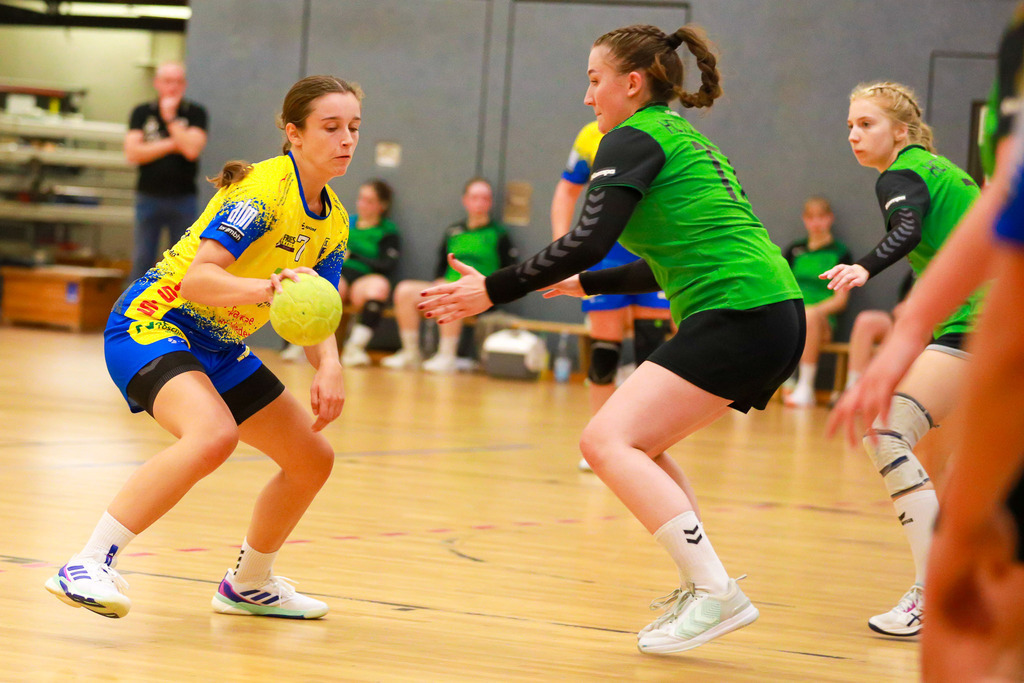 HcTvRhedeII_SvNeukirchen_150924_162 | Bildergalerie von Sport-Ereignissen aber auch von weiteren spannenden Dingen - nicht nur vom Niederrhein. In Anlehnung an den bekannten Spruch von Hanns Dieter Hüsch heißt das Motto: "Niederrhein ist überall".  - Realisiert mit Pictrs.com