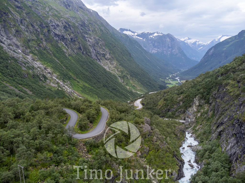 Shop_raods_und_curves-2 | junker-foto - Realisiert mit Pictrs.com