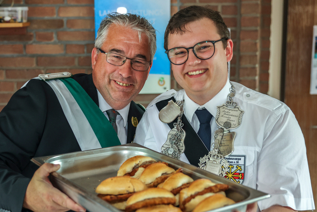 top-top.de 240629-070 | Foto, Video, Fotografie, Videografie, Fotobox, DJ, Discjockey, Musik, Musikbox, Veranstaltung, Photobooth, Amazon, Ebay, Buchtipp, Bestseller, Autor, Verlag, Buch, Wesel, Hamminkeln, NRW, Dinslaken, Rees, Drohne, Hochzeit, Party, Fotobox, Wesel, Fotograf