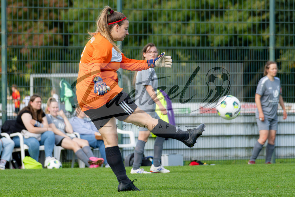 20260906_RULSVK_0281 | Fußball, Frauen:   beim Spiel der Kreisliga zwischen SG Rulle/Haste vs. SV Kettenkamp am 06.09.2026 im Stavermann-Sportpark in Rulle/Wallenhorst, Deutschland.(Foto von Nico Paetzel) - Realisiert mit Pictrs.com