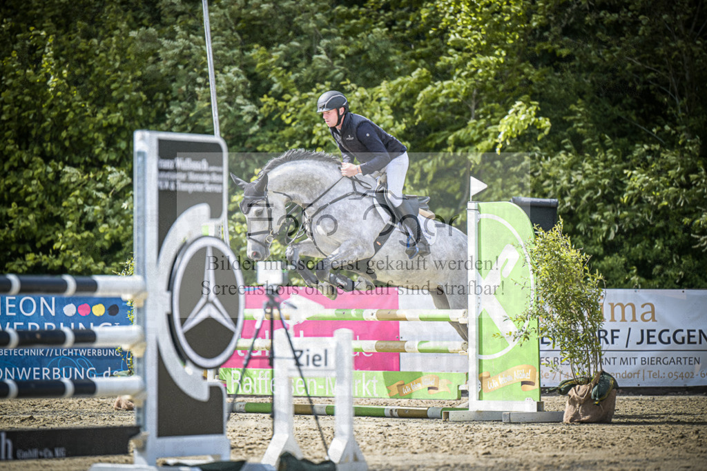 DOS_0106 | Entdecke hochwertige Reitturnierfotos von Foto Oger. Professionell, emotional und authentisch – jetzt Lieblingsmomente im Shop bestellen.Deutschlandweite Turnierfotografie. - Realisiert mit Pictrs.com