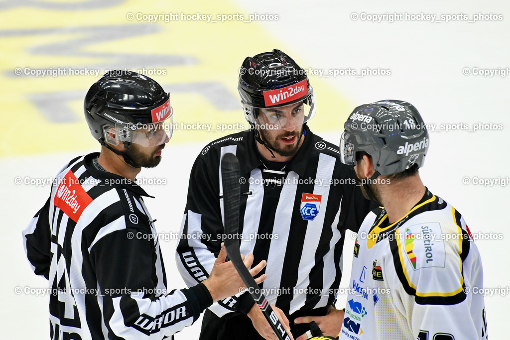EC IDM Wärmepumpen VSV vs. HC Pustertal 8.10.2023 | MUZSIK NORBERT Linesmann, VACZI DAVID Linesmann, #18 STANTON Ryan HC Pustertal, EC IDM Wärmepumpen VSV vs. HC Pustertal 8.10.2023, EC IDM Wärmepumpen VSV vs. HC Pustertal am 08.10.2023 in Villach (Stadthalle Villach), Austria, (Photo by Bernd Stefan)