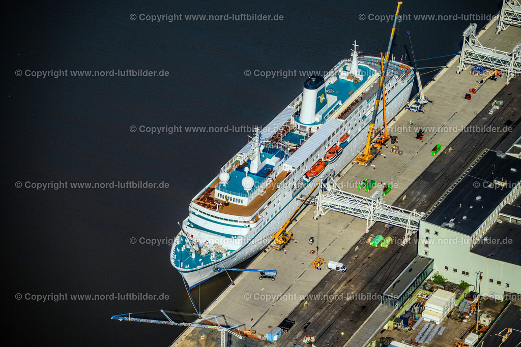 Bremerhaven_MS_Deuschland_Kreuzfahrtschiff_ELS_5274050924 | BREMERHAVEN 05.09.2024 Kreuzfahrt- Passagier- und Fahrgast- Schiff " MS Deutschland " an der Straße Columbuskaje in Bremerhaven im Bundesland Bremen, Deutschland. // Cruise and passenger ship " MS Deutschland " on street Columbuskaje in Bremerhaven in the state Bremen, Germany. Foto: Martin Elsen