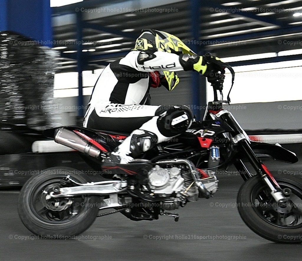 DSC_0290 | Sportfotografie , Motorsport, Motoross, Reitsport, Mointainbike, Enduro,
Landschaft , Outdoor, Eventfotografie, Landschaft, Bilder online bestellen - Realisiert mit Pictrs.com