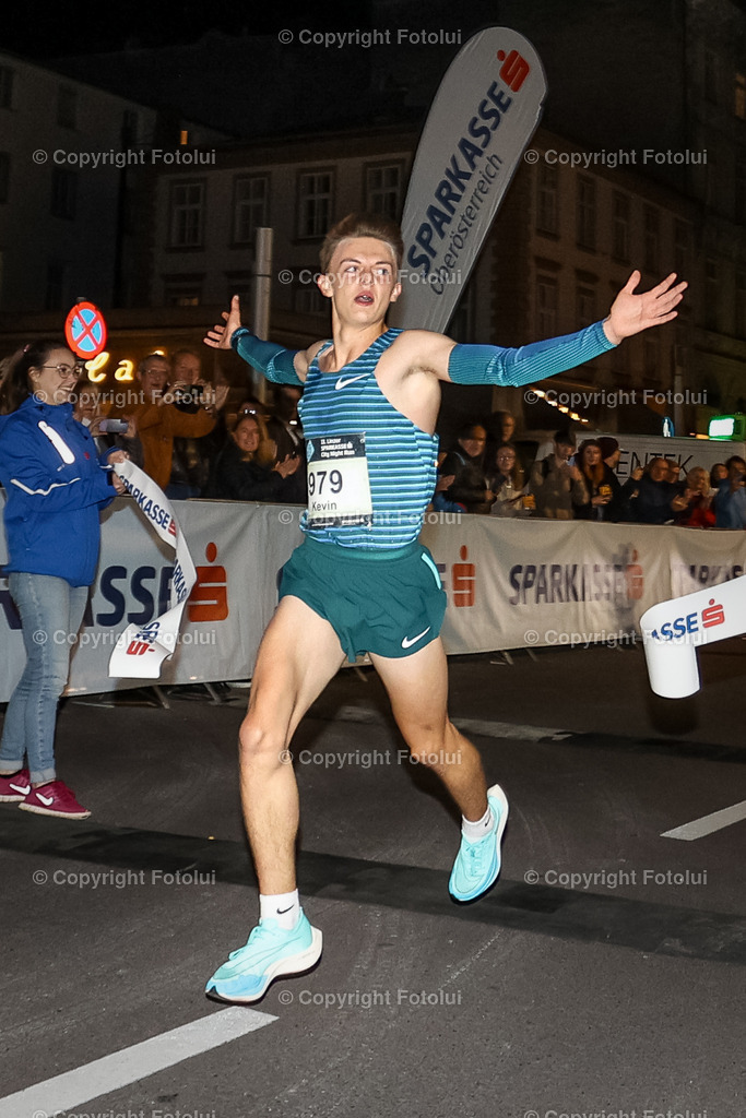 A-BINDER_20220922_0049 | LINZ,  AUSTRIA,22.Sept. 2022 - Night Run, Image shows Night Run.
Photo: Sportmediapics.com/ Manfred Binder