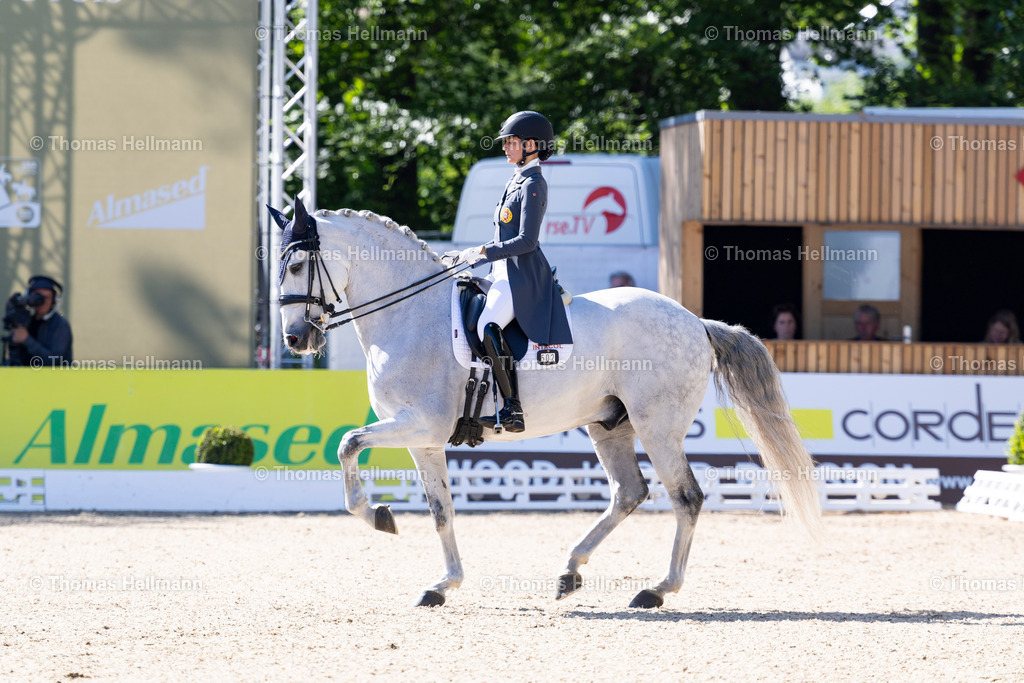 TH_502-DUARTE Rita Ralao (POR)_ Irao_17763 | Deutsches Spring- und Dressur-Derby 2024 am 11.05.24 in Hamburg, 502DUARTE Rita Ralao (POR), Irao