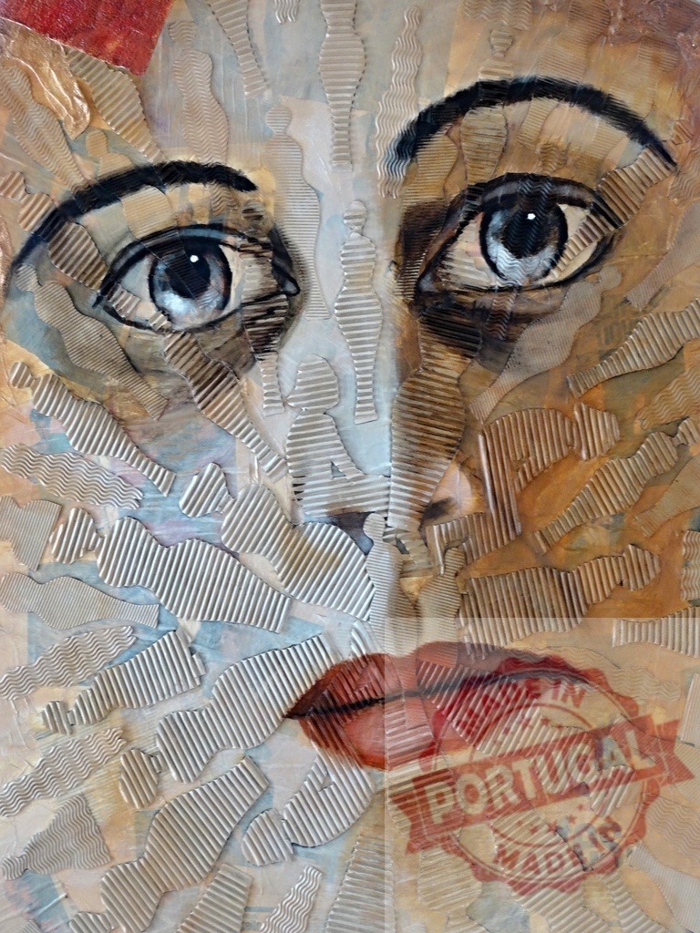 Abstract face collage with corrugated cardboard texture | Human face portrait created using mixed media with cut corrugated cardboard pieces - Realisiert mit Pictrs.com