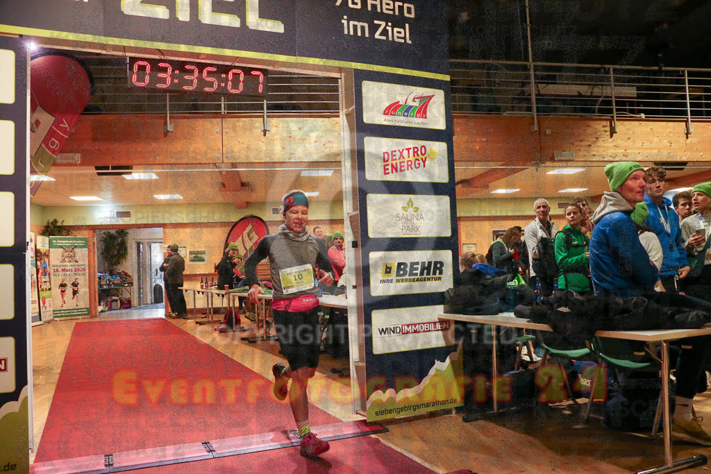241208_1237_EX1_7776 | Sportfotografie im Rhein-Sieg Kreis, Köln, Bonn, NRW, Rheinland Pfalz, Hessen, etc. Unser Tätigkeitsfeld umfasst den Laufsport vom Volkslauf über den Marathon, Duathlon, Triathon bis zum Ultralauf wie Kölnpfad Ultra oder Schindertrail.