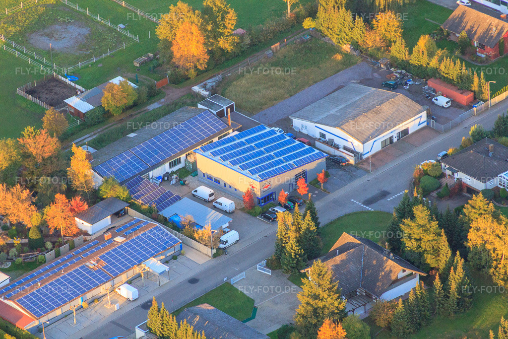 Luftbild: Gewerbegebiet Am Kleinwald mit Bestattung Klaus Werling und Günther Ehrhardt Kellereimaschinen in Herxheim bei Landau im Bundesland Rheinland-Pfalz in Deutschland. Foto: IMG_60712.jpg vom 24.10.2013 durch Werner Riehm/FLY-FOTO.deAuflösung des Originals: 4752 x 3168 pxBestattungen