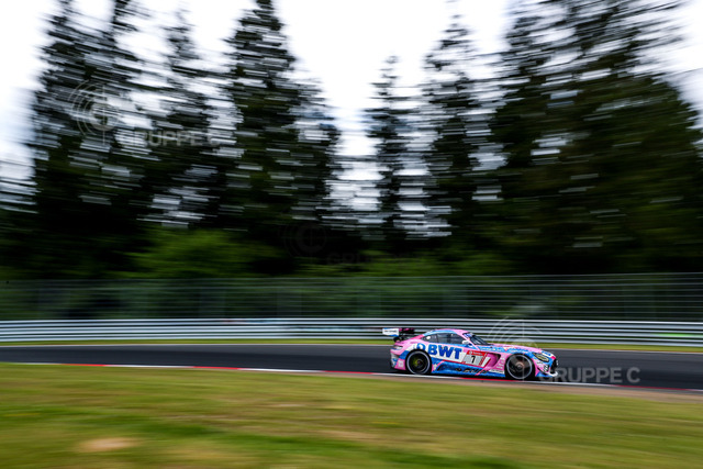 24hNbr21_148009JS | Motorsport-Fotografie: DTM, 24h Nürburgring und GT-Action in hochauflösenden Bildern. Entdecke packende Rennmomente & Impressionen direkt aus der Boxengasse. - Realisiert mit Pictrs.com