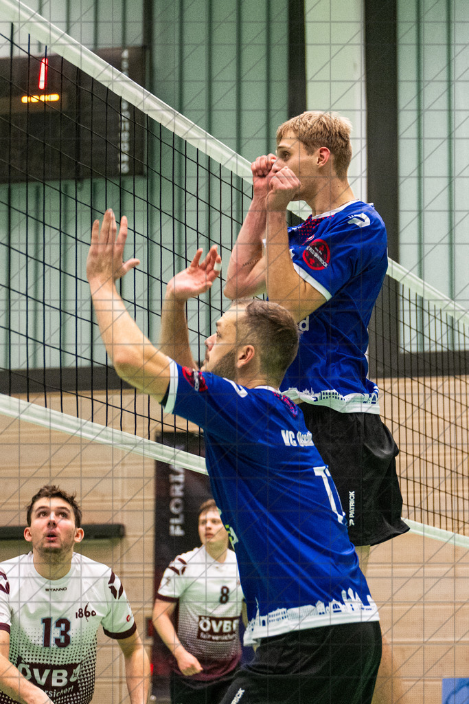 Oberliga 1 Männer 25/26 | VC Osnabrück I vs. Bremen 1860 II | 13.12.25: Oberliga 1 Männer 25/26 | VC Osnabrück I vs. Bremen 1860 II / Osnabrück / Deutschland  //   CREDIT:www.bullenfotos.de, Martin König, Hörner Weg 40, D-49078 Osnabrück, +4917663732967 // Nutzung und Weitergabe nur zu den vereinbarten Zwecken. Presseanfragen an Ersteller. Alle Rechte beim Ersteller. Honorierung nach MFM. - Realisiert mit Pictrs.com