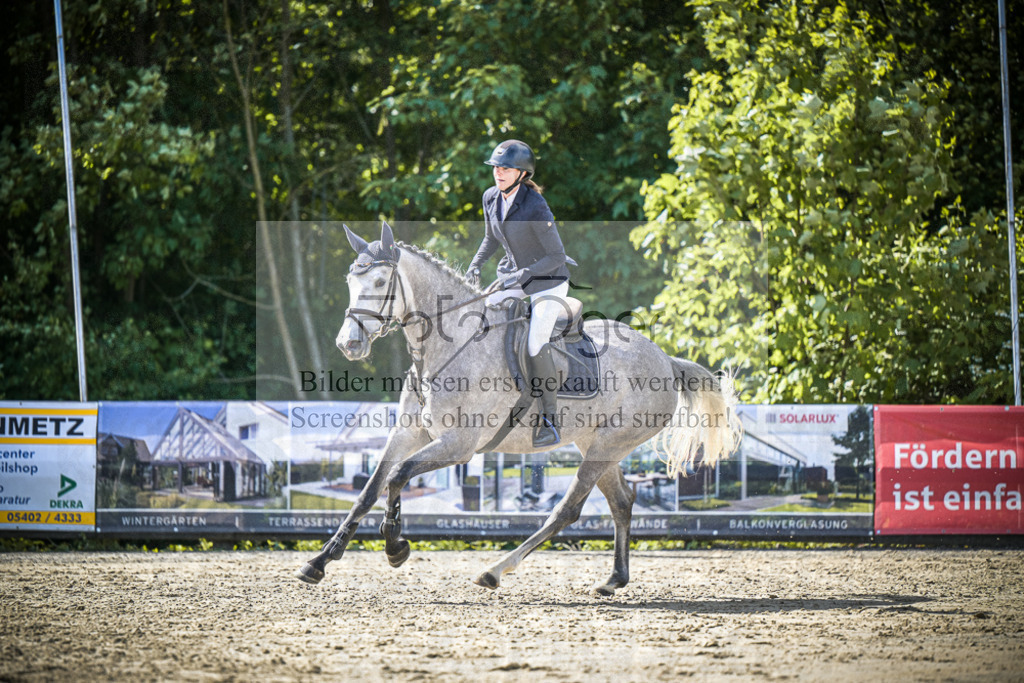 DOS_9381 | Entdecke hochwertige Reitturnierfotos von Foto Oger. Professionell, emotional und authentisch – jetzt Lieblingsmomente im Shop bestellen.Deutschlandweite Turnierfotografie. - Realisiert mit Pictrs.com