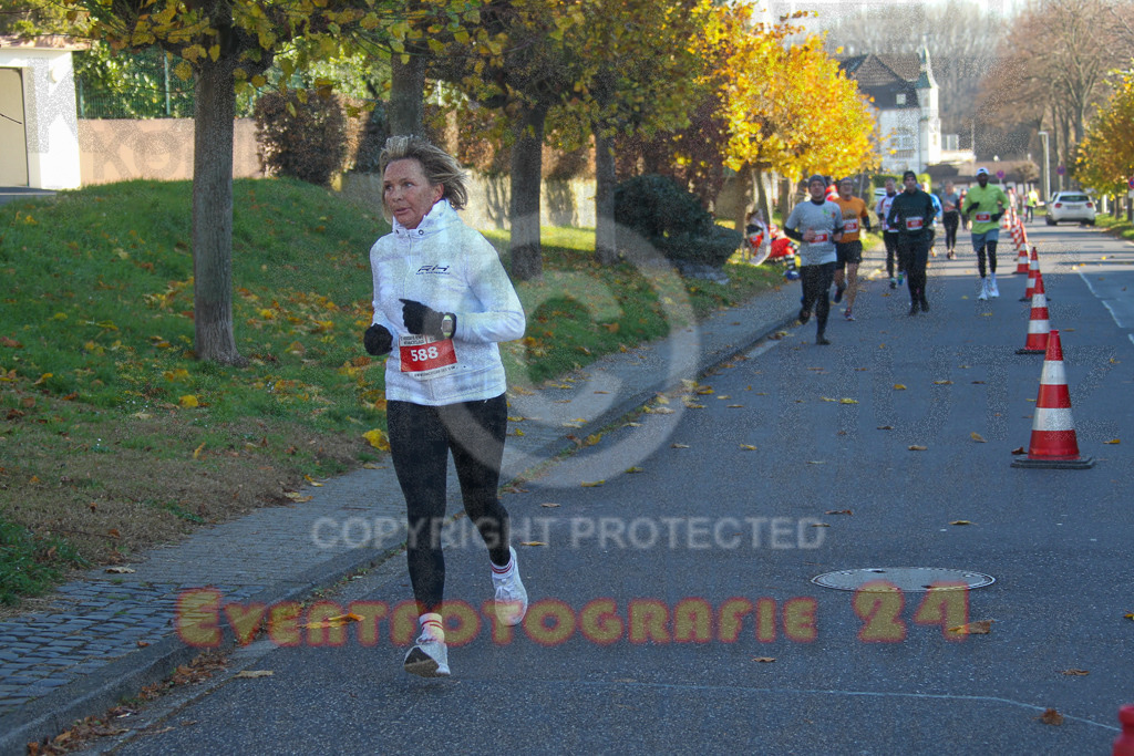 241201_1228_EV4_2593 | Sportfotografie im Rhein-Sieg Kreis, Köln, Bonn, NRW, Rheinland Pfalz, Hessen, etc. Unser Tätigkeitsfeld umfasst den Laufsport vom Volkslauf über den Marathon, Duathlon, Triathon bis zum Ultralauf wie Kölnpfad Ultra oder Schindertrail.