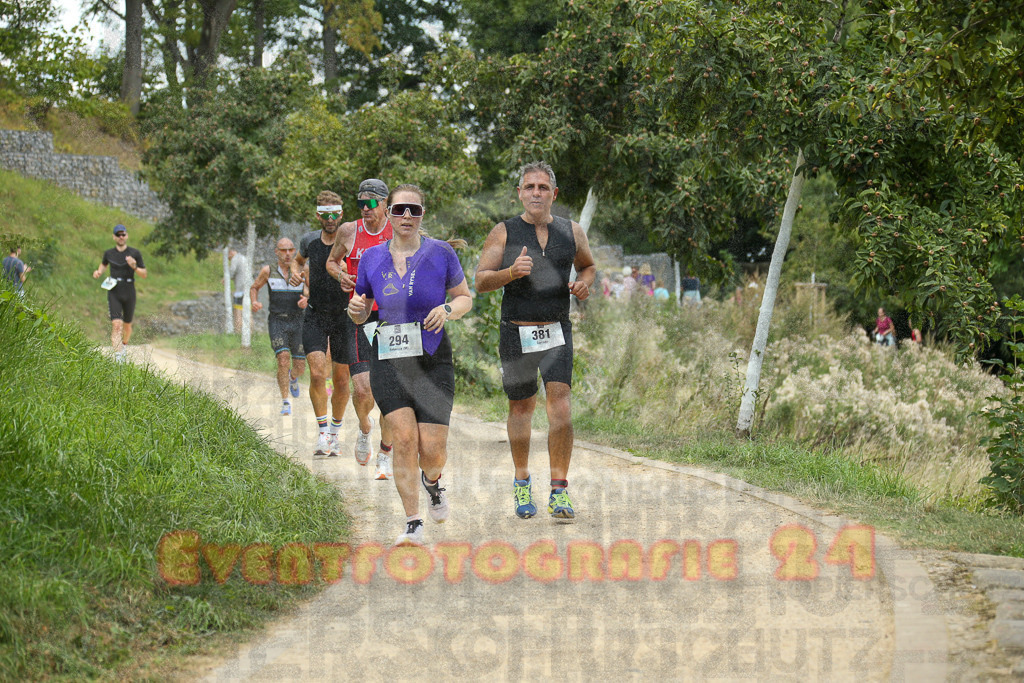 250824_1344_EX1_3453 | Sportfotografie im Rhein-Sieg Kreis, Köln, Bonn, NRW, Rheinland Pfalz, Hessen, etc. Unser Tätigkeitsfeld umfasst den Laufsport vom Volkslauf über den Marathon, Duathlon, Triathon bis zum Ultralauf wie Kölnpfad Ultra oder Schindertrail.