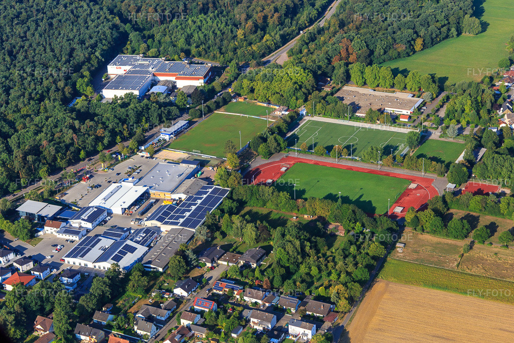 Luftbild: Zentrale Sportanlage Herxheim in Herxheim bei Landau im Bundesland Rheinland-Pfalz in Deutschland. Foto: IMG_109623.jpg vom 31.07.2018 durch Werner Riehm/FLY-FOTO.deZentrale Sportanlage | OG Herxheim