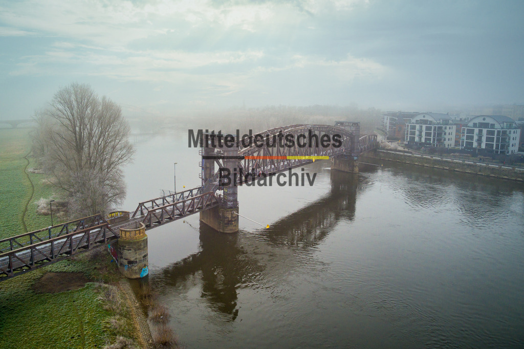 Hubbrücke_Reif_Nebel_Winter_Stadtpark-0017 | Hubbrücke im Nebel und reif - Realisiert mit Pictrs.com