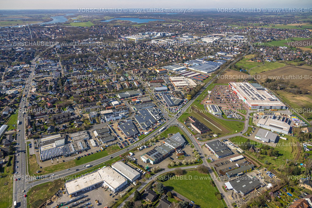 Wesel240310482 | Luftbild, Gewerbegebiet Schepersfeld an der Bundesstra0e B70, Stewes Hagebaumarkt Wesel, Blick auf Wesel, Nordrhein-Westfalen, Deutschland