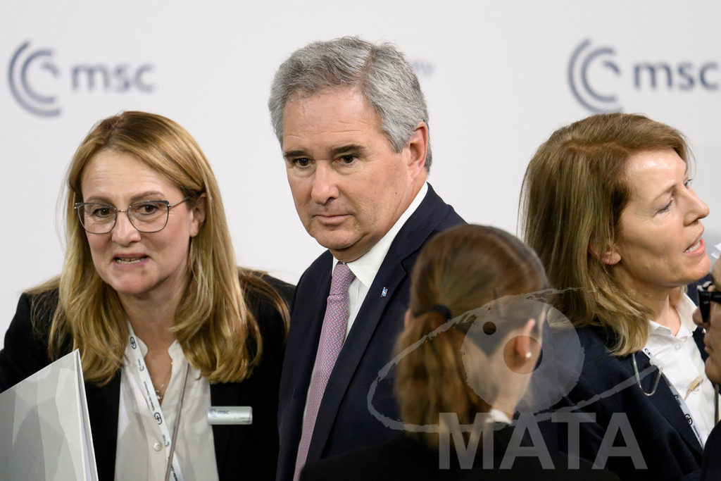 _DWA4276 | MATA IndoCon - Realisiert mit Pictrs.com