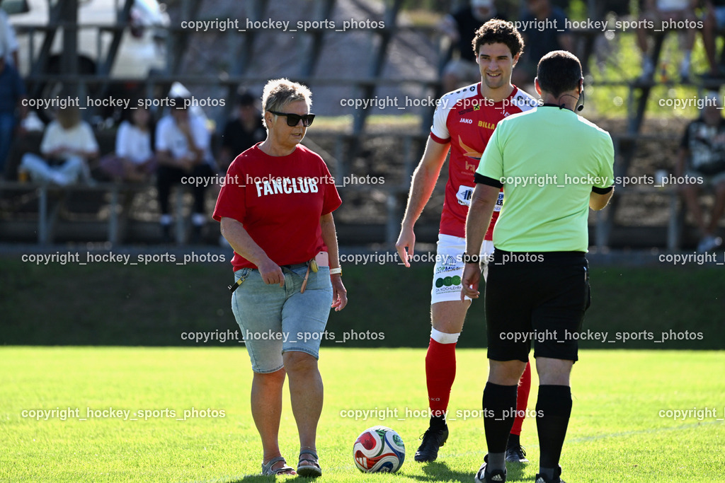 ATUS Nötsch vs. FC Dölsach | Ballspende ATUS Nötsch Fanclub Ottowitz,,  Peter Heiss Referee, #21 Nicolas Francis Janschitz ATUS Nötsch, ATUS Nötsch vs. FC Dölsach, ATUS Nötsch vs. FC Dölsach am 23.08.2026 in Nötsch (Sportplatz Nötsch), Austria, (Photo by Bernd Stefan)