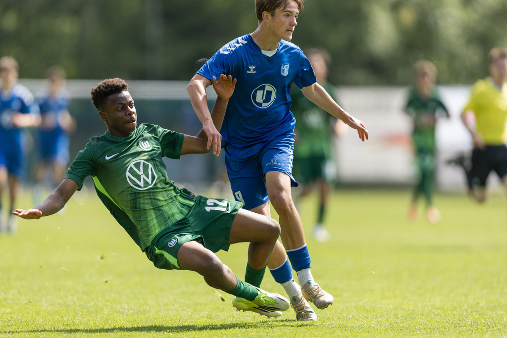 Fußball I Männer I 40. Pfingscup Hollage I 13040 | realhellocedii - Realisiert mit Pictrs.com