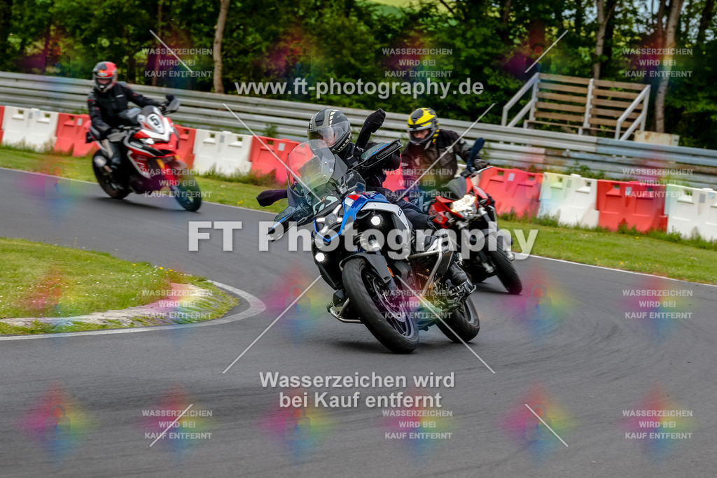 MotoTeamVBK-20242 | Hier findet Ihr Bilder von Touristenfahrten auf der Nürburgring Nordschleife oder von anderen Veranstaltungen die ich besucht habe. Viel Spass beim Durch Schauen 
