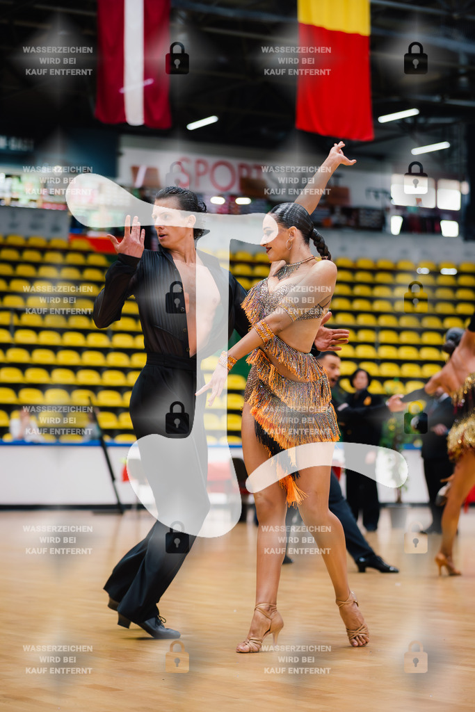 Hessen Tanzt WDSF International Open Latin 13th (67) Roman Stradetskiy _ Kateryna Vakarchuk (Ukraine)-2025-05-18-4435 | Webshop for digital downloads and prints of dance sport, event & show photographer Julian Link - Realisiert mit Pictrs.com