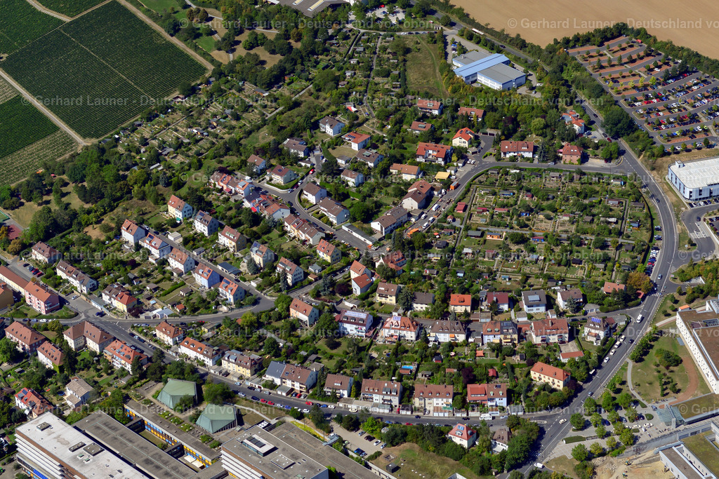 3650166 | GROMBüHL 31.08.2016 Wohngebiet - Mischbebauung der Mehr- und Einfamilienhaussiedlung  in Grombühl im Bundesland Bayern, Deutschland // Residential area - mixed development of a multi-family housing estate and single-family housing estate  in Grombühl in the state Bavaria, Germany Foto: Gerhard Launer